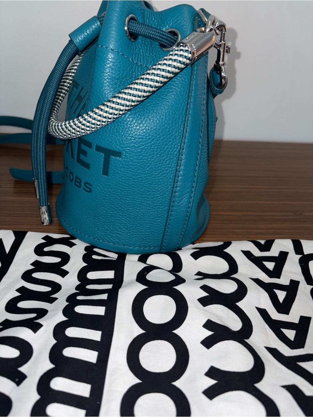 Marc Jacobs Teal Bucket Bag with Dust Bag - Picture 3 of 9